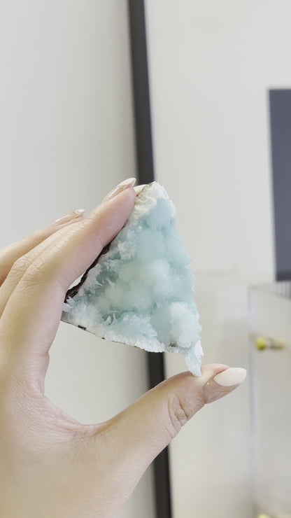 藍霰石/ 藍文石原石 Raw Blue Aragonite