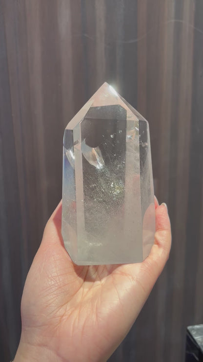 巴西白水晶柱 (帶彩虹）Brazil White Quartz Tower