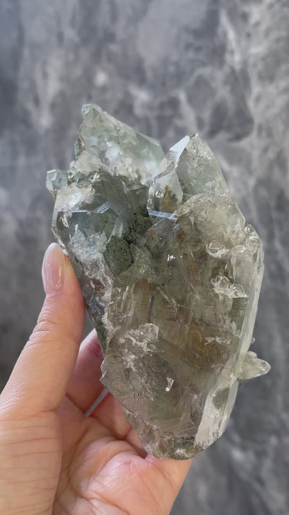 印度喜馬拉雅綠幽靈金髮晶白水晶 （帶資料庫）India Himalayan White Quartz with green phantom and gold rutiled quartz （with record keeper)