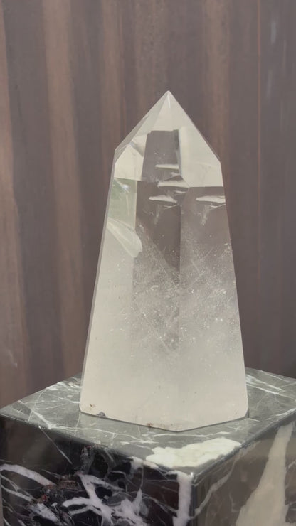 巴西白水晶柱 (帶彩虹）Brazil White Quartz Tower