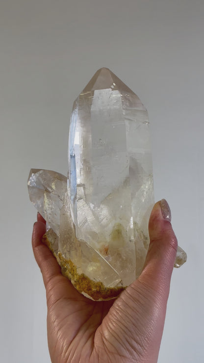 收藏級印度喜馬拉雅白水晶簇 （共生黑髮晶）𝑯𝒊𝒎𝒂𝒍𝒂𝒚𝒂𝒏 𝑾𝒉𝒊𝒕𝒆 𝑸𝒖𝒂𝒓𝒕𝒛 𝑪𝒍𝒖𝒔𝒕𝒆𝒓