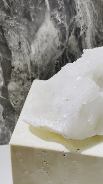 巴西白水晶洞 Brazil White Quartz Geode