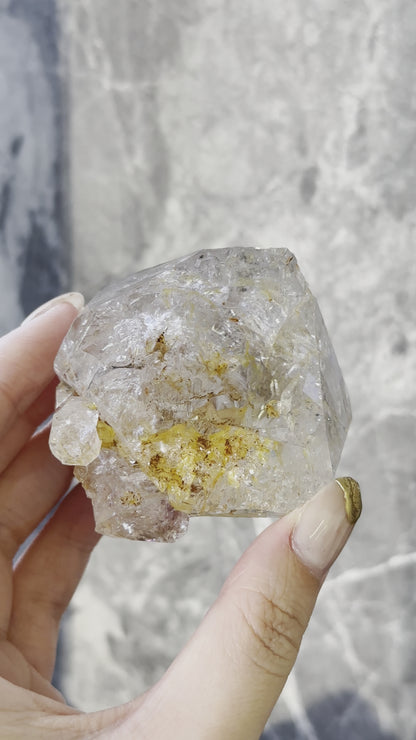 巴基斯坦黃泥骸骨水晶 Pakistan Fenster Quartz