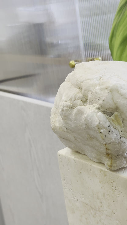 巴西白水晶洞 Brazil White Quartz Geode