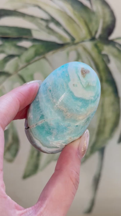 藍霰石/ 藍文石 Blue Aragonite Palm stone